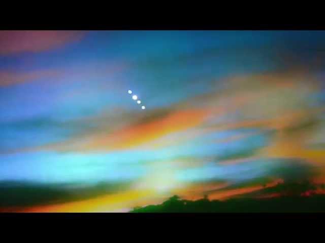 UFO Sightings Fire Balls Fall From The Sky! Brilliant Display Oct 3, 2014
