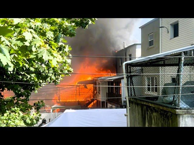 FDNY - Early Arrival + RAW Audio - Queens 5th Alarm Box 5289 - Heavy Fire in 7 Houses - 8/3/24