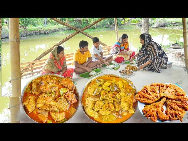 popi kitchen eating  golden fish curry, macher dim and kumro fuler bora, hot rice