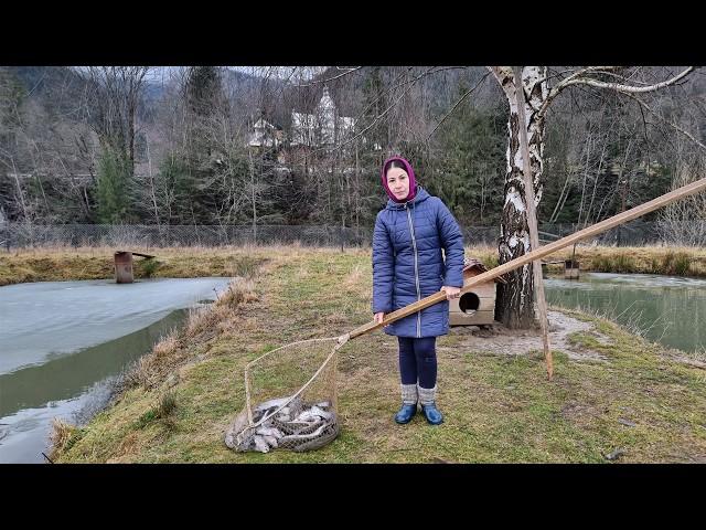 LIFE in a Ukrainian mountain village: Cooking fresh trout fish