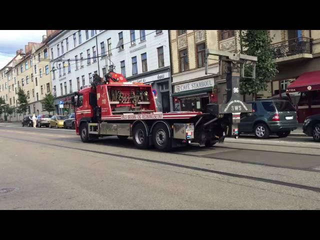 Oslo Fire Department 96, 01 Responding to a Car Accident