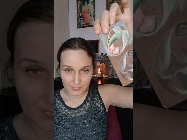 Чернушная магия это тоже школа но может быть ее адепт просто прочел мало книг