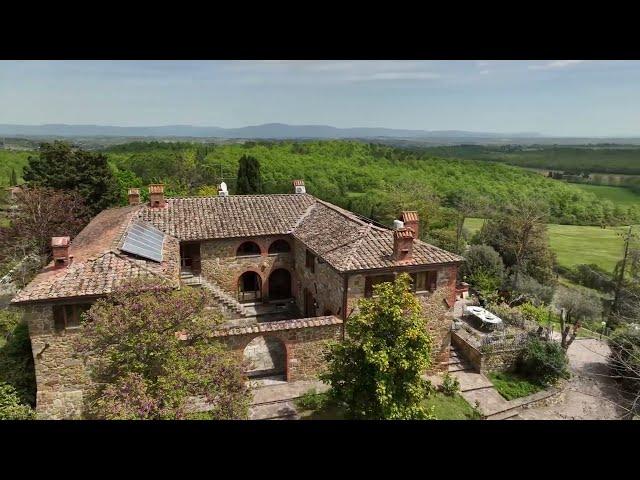 Ref. 8467 A Wonderful Tuscan Farmhouse With Pool And Tennis Court