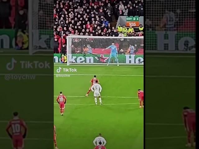 Mohamed Salah miss penalty vs real madrid 25/11/2024