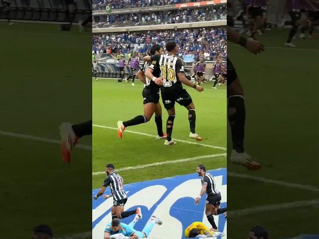 hulk pai das Marias... elas pede bença pro papai. #hulk #galo #paidasmarias