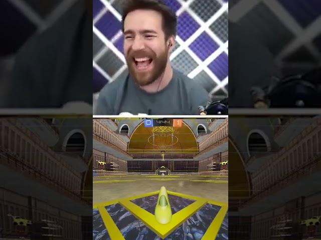 PLAYING ROCKETLEAGUE WITH A BANANA