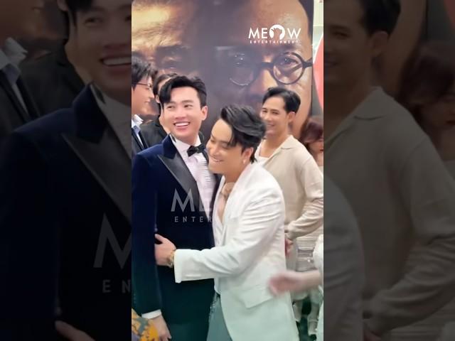 Vợ chồng TiTi (HKT) vui mừng ôm lấy diễn viên Quốc Trường khi hữu duyên gặp nhau tại sự kiện