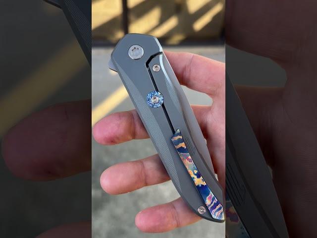 Brown Knives Servo