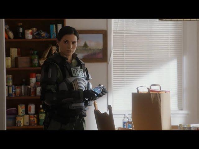 NCIS 18x15 (1) Jessica Knight first scene | REACT team blows up