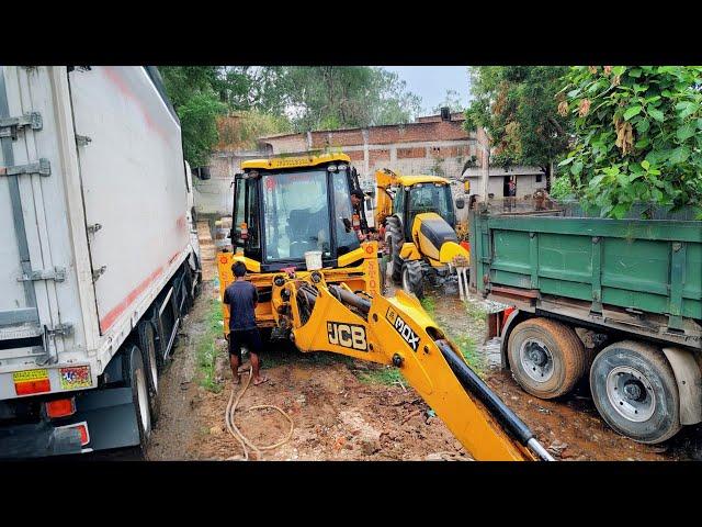 JCB 3dx Xpert Loading Mud In truck making place