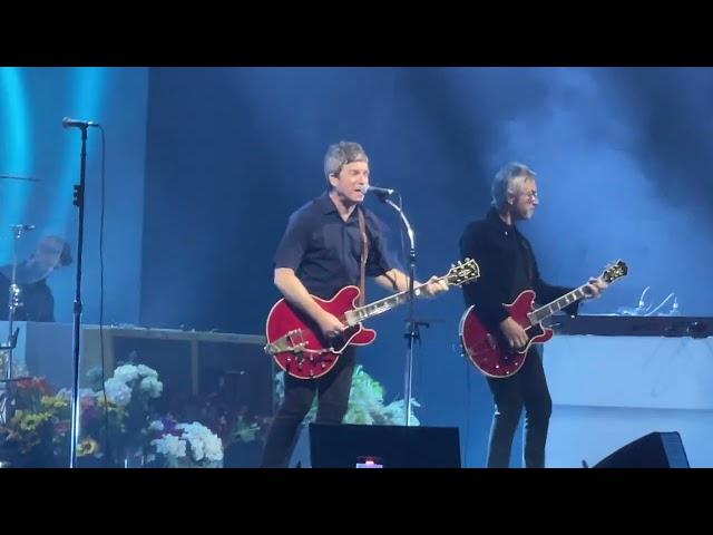 “Don’t Look Back In Anger” (Oasis) Noel Gallagher’s High Flying Birds, Live from Boston Ma 7/15/23