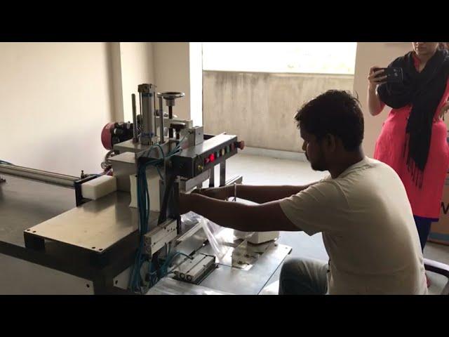 Automatic paper napkin packing machine with sealing unit | Tissue Paper packing machine