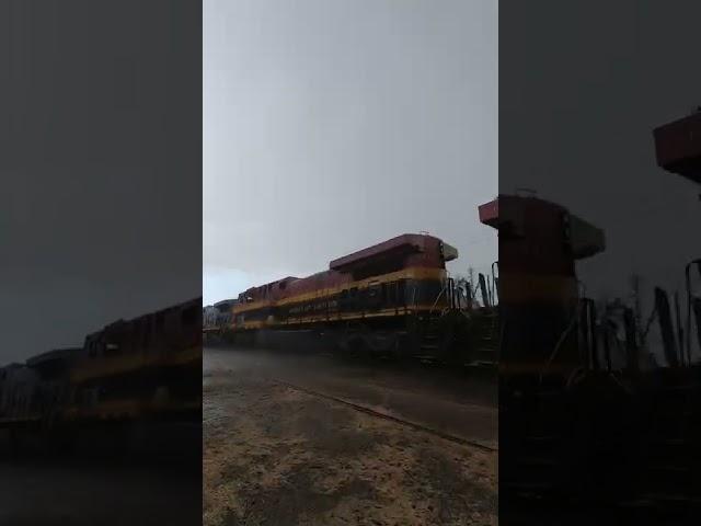 5 locomotoras Kcsm #kcs #railfan #railway #kcsm #railroad #railfanning #mexico #trains #bnsf #fxe