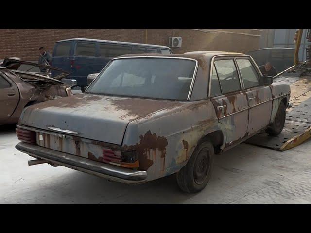 Restoring the Classic 1970s Mercedes W115 - Reviving a Rusted Classic Car.