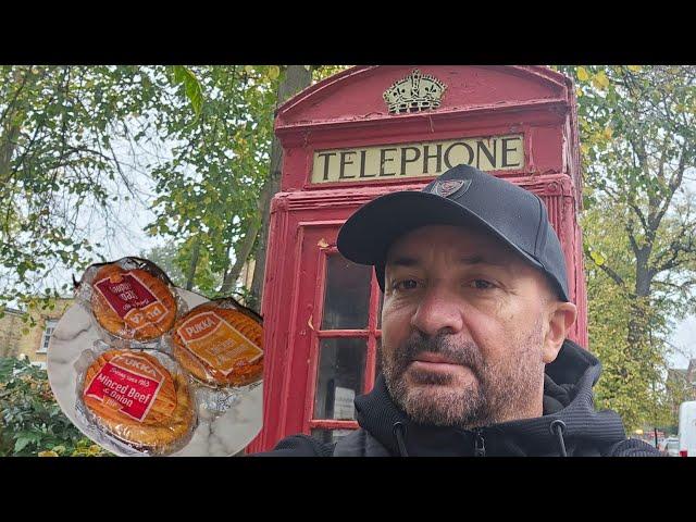 Trafalgar Square, Big Ben și plăcinte cu carne congelate și încălzite la restaurant.