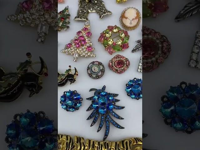 Vintage Brooch Live Sale Mon Nov 18th at 5pm EST on Whatnot #dontforgetyourbrooch #jewelry