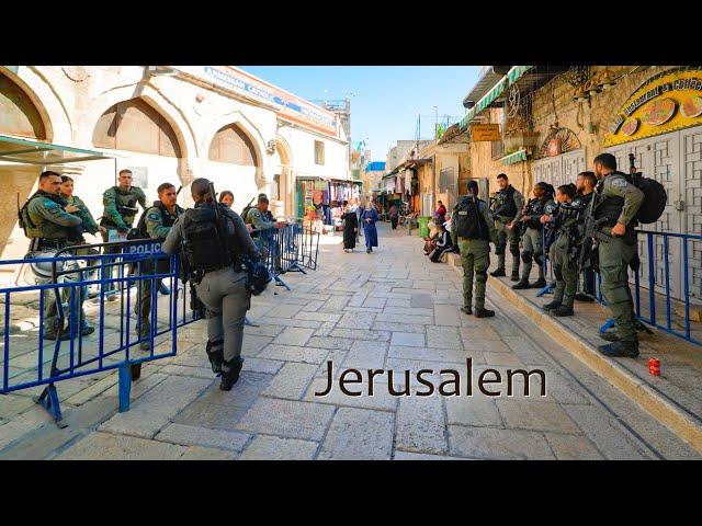 Jerusalem: Old City Quarters' True Holiday Conditions.