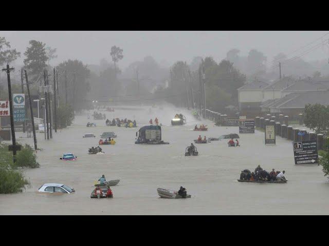 California Buried Underwater! Massive Floods Swept Away Many Vehicles in Santa Rosa