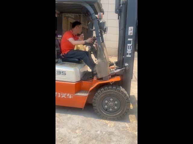 c088363b-fb1a-470d-991e-03c2300b4709.mp4