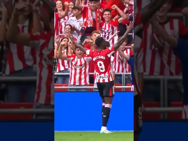 IÑAKI WILLIAMS is having fun 