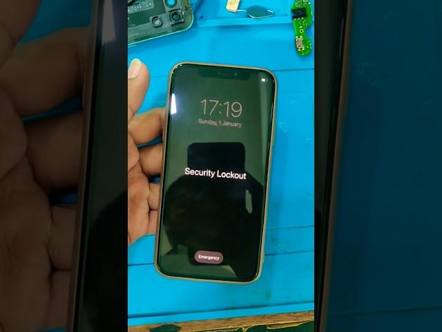 Iphone XS security Lockout Problem 