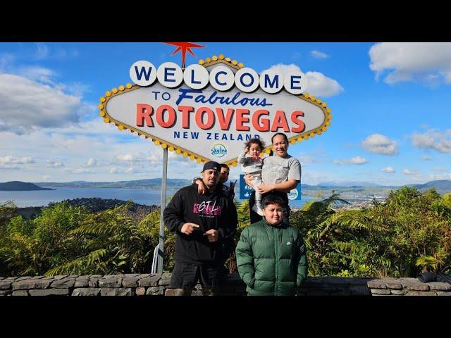 ROTORUA VLOG - Smelly Air, Hot Springs, Fish & Chips, Award Winning Pies, & Gondola & Luge Rides!