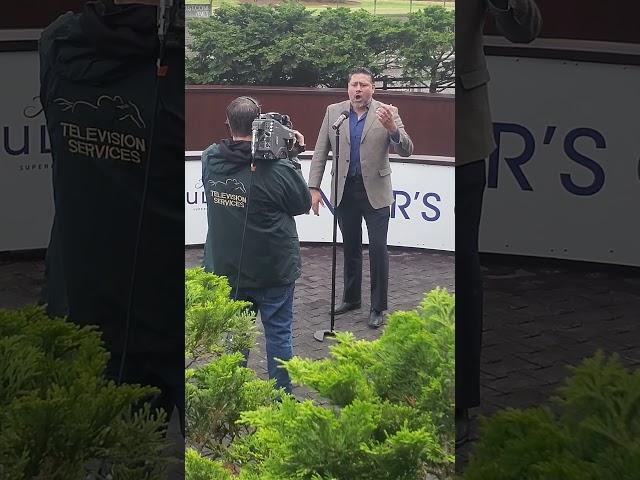Alfredo Carrillo entertains the Emerald Downs fans