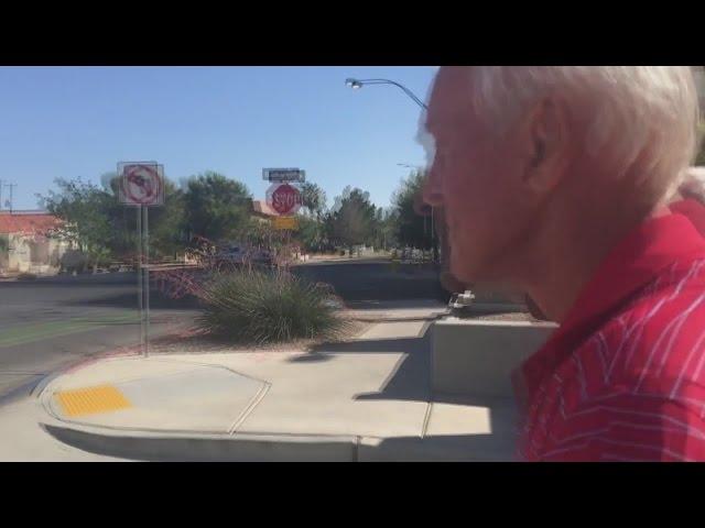 Billy Walters accused of insider trading, walks out of court