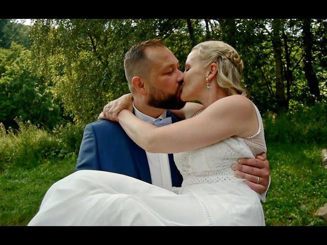 Marlene und Danny: Sommer-Hochzeit in Falkenstein