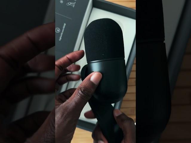 The new Logitech Yeti GX is pretty dope  #logitechg #yetigx #usbmicrophone #dynamicmicrophone