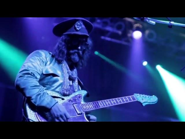 Les Claypool Insane Bass Solo!