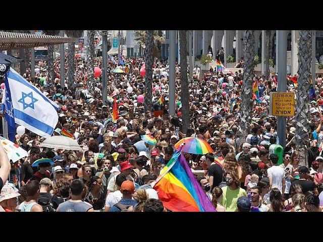 Parada do Orgulho Gay em Televive