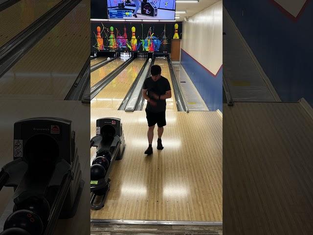  #bowlingcenter #bowlingleague #bowler #bowlervibes #bowlingtournament #pba #pbabowling #funny