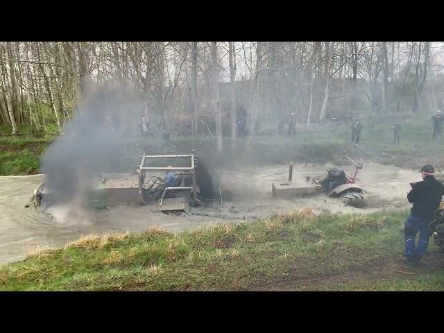TreckerMaik und Anhang  Diesel V12