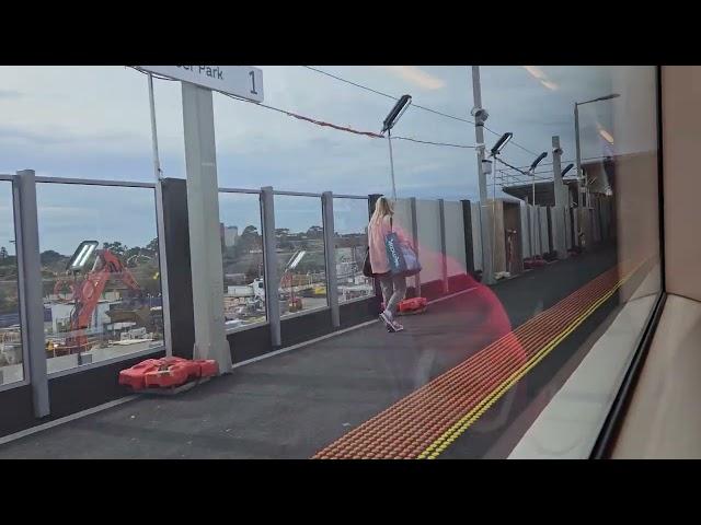 Train Journey from Tarneit station to Melbourne city