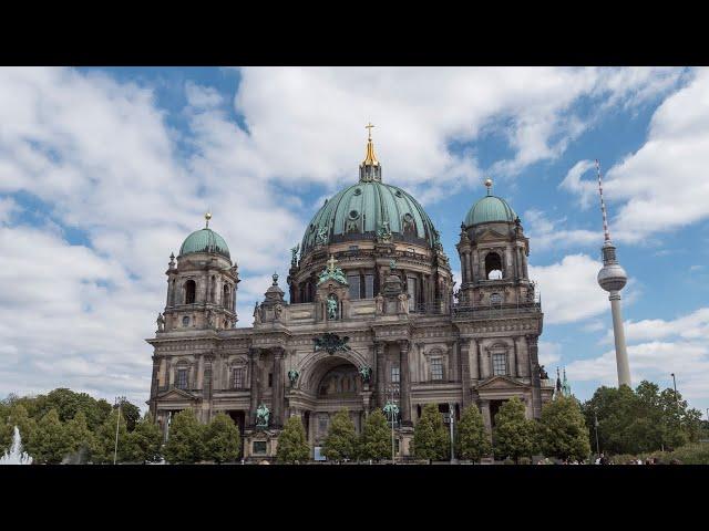 The Berliner dom with a bit of time lapse in the middle.