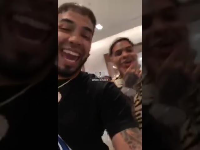 Almighty en un centro comercial comprando ropa junto a Anuel, Ñengo Flow y Bryant Myers  | TBT