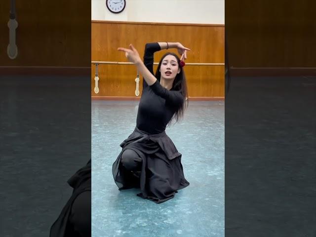 Uyghur dance - Oynasun