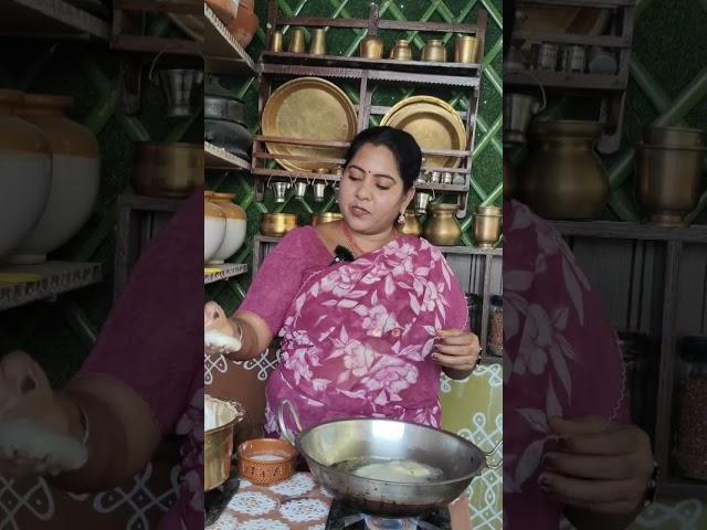 మినప గారెలు మిక్సీలో రుబ్బిన దూది లాగా వస్తాయి #trending #food #cooking #vadarecipe