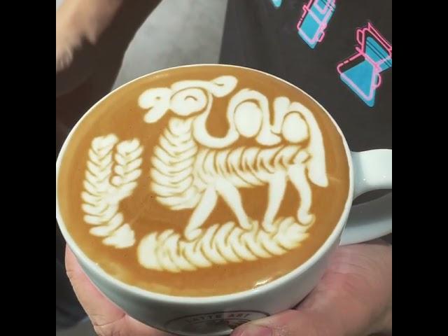 Camels Latte Art #latte #art #animals #barista #artist #coffee