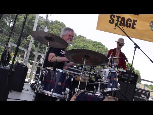 Alex Krug Combo - Bill Berg solo / whale shark intro