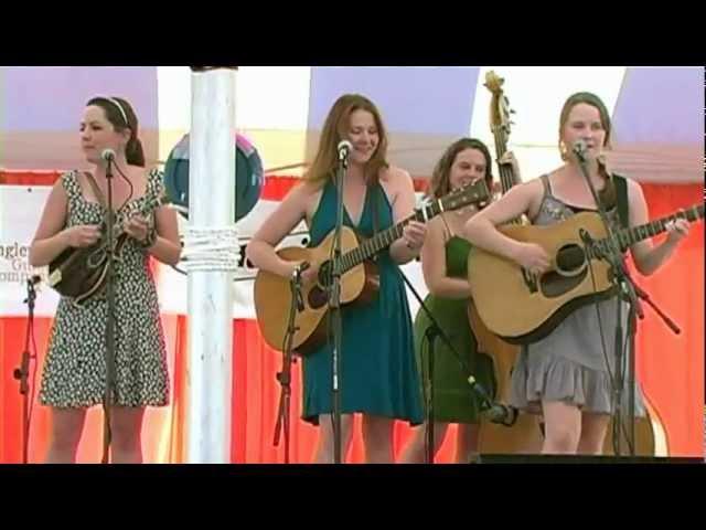 Della Mae - Big Spike Hammer (Hey, Hey, Della Mae) - Grey Fox 2011