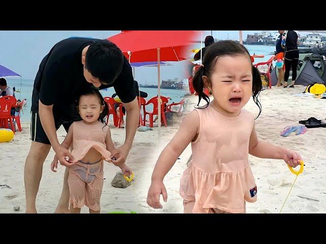 [SUB] RUDA is upset because daddy was playing around when played in the sea. 