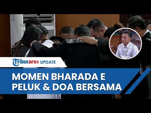 Tak Seperti Biasa, Mata Bharada E Berkaca-kaca jelang Vonis, Berdoa Bersama Seluruh Kuasa hukum