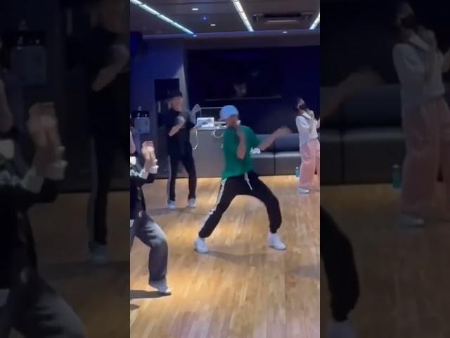 [2PM 우영] 나연 ABCD 챌린지 추는 춤우 실존