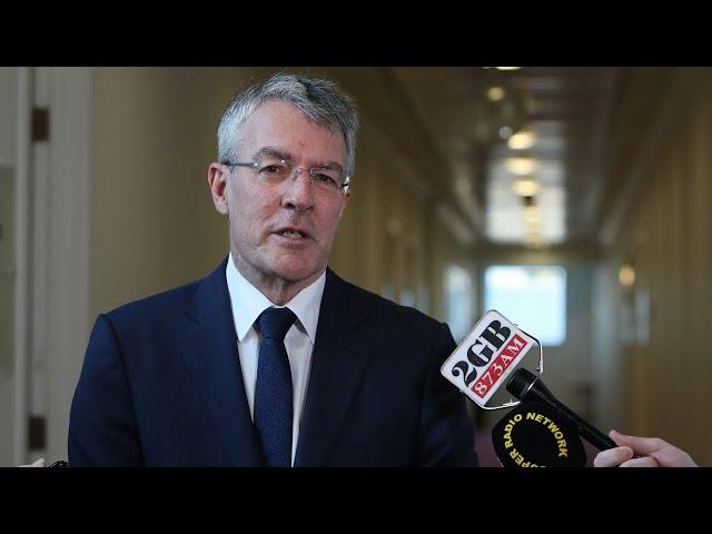 A-G Mark Dreyfus orders Commonwealth to drop Bernard Collaery prosecution