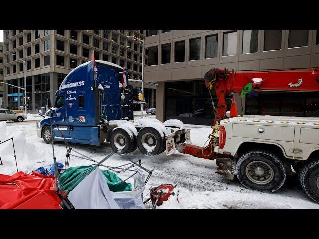 Police clear out reaming 'Freedom Convoy' vehicles in Ottawa