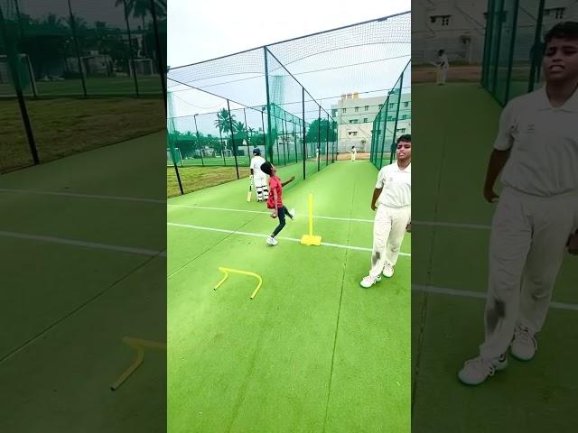 How to jump #cricket #cricketcoaching #cricketlover #shortcricket #bowling #foryou #viralvideo #ipl