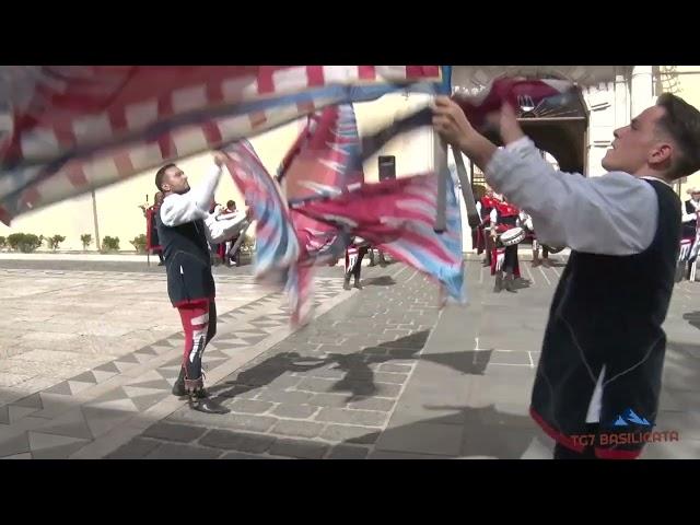 TG7 Basilicata La Pentecoste a Melfi. Pomeriggio, Sbandieratori e musici città di Lucera