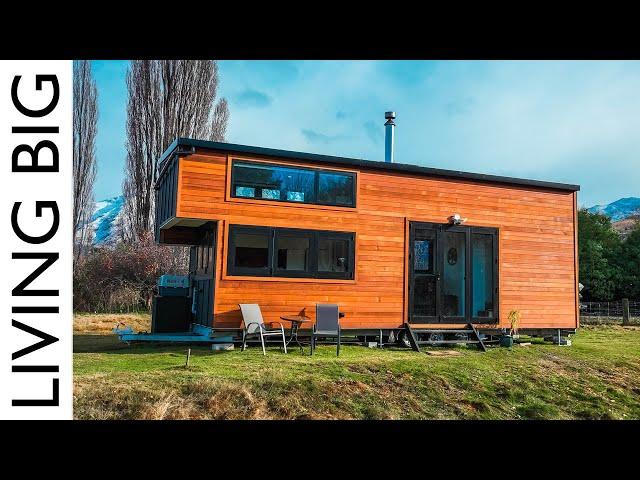 The Tiny House With It All!  Modern, Spacious & Dazzling Views